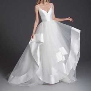 NEW & NEVER WORN Hayley Paige Andi